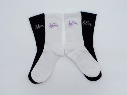 Sokken met lijntekening of handgeschreven tekst vanconcepts.be