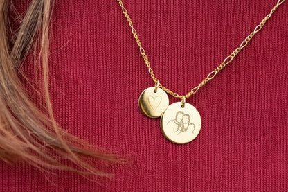 Ketting met grote en kleine ronde hanger vanconcepts.be