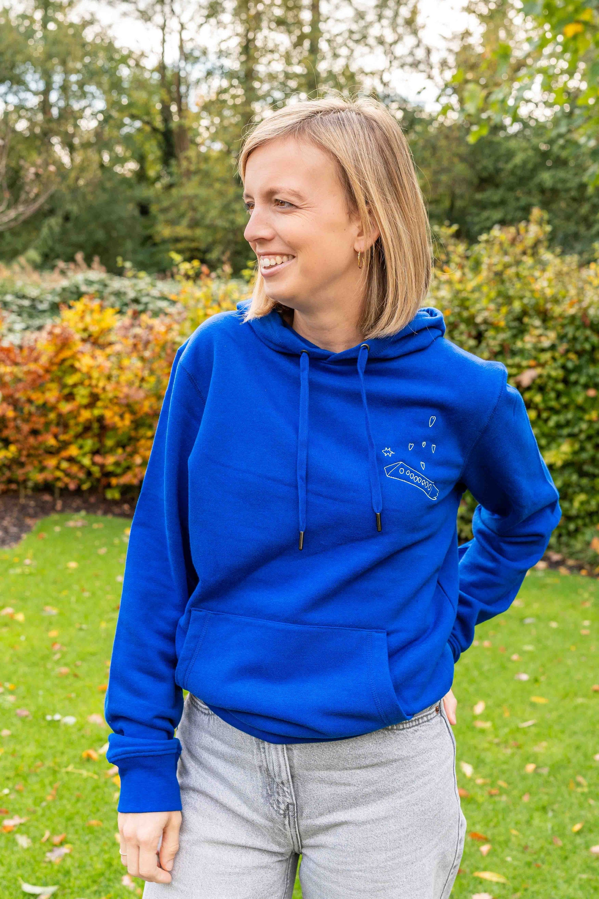 Trui met lijntekening of handgeschreven tekst vanconcepts.be