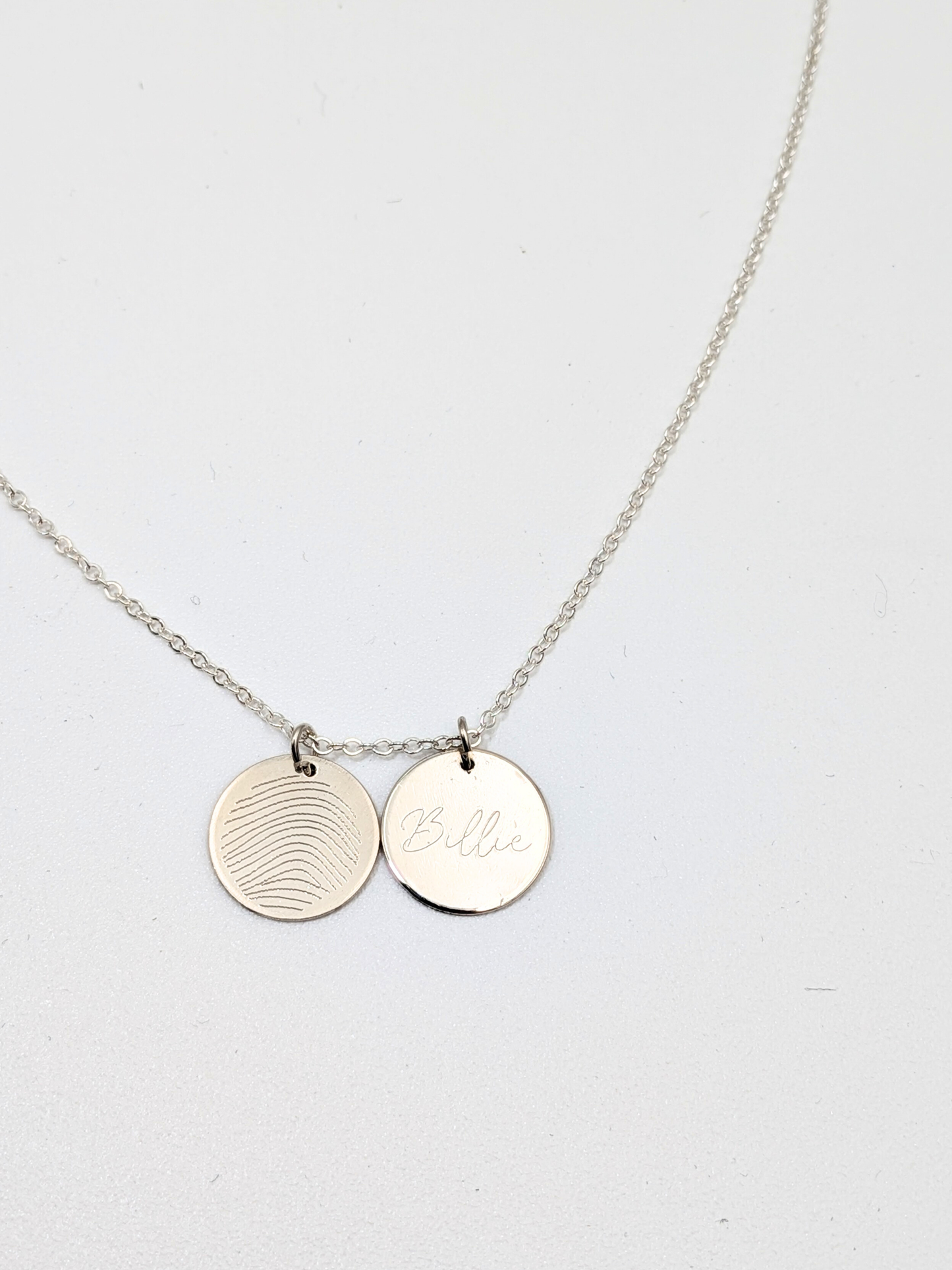 Ketting met twee ronde hangers - Zilver vanconcepts.be