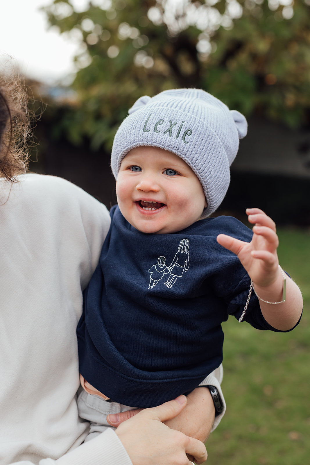 Babytrui met lijntekening of handgeschreven tekst vanconcepts.be