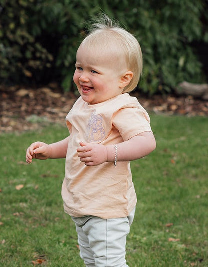 Baby t-shirt met lijntekening of handgeschreven tekst vanconcepts.be