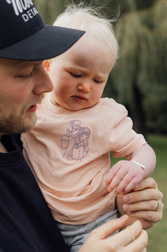 Baby t-shirt met lijntekening of handgeschreven tekst vanconcepts.be