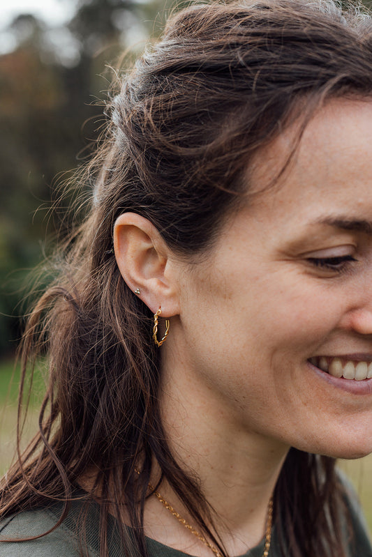 Geweven oorringen - Goud vermeil vanconcepts.be