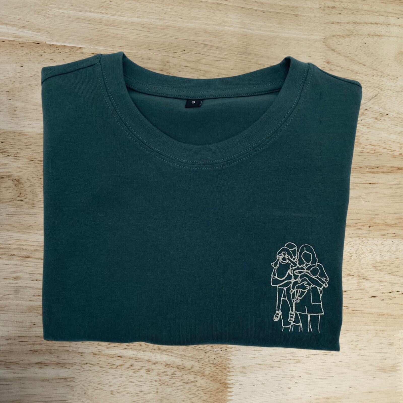 T-shirt met lijntekening of handgeschreven tekst vanconcepts.be